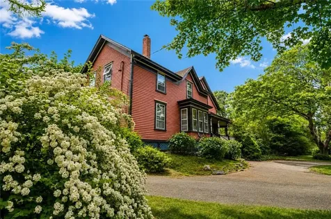 219 Nanaquaket Road Tiverton RI 02878