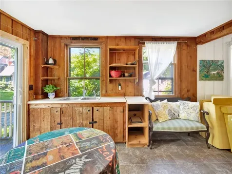 219 Nanaquaket Road Tiverton RI 02878