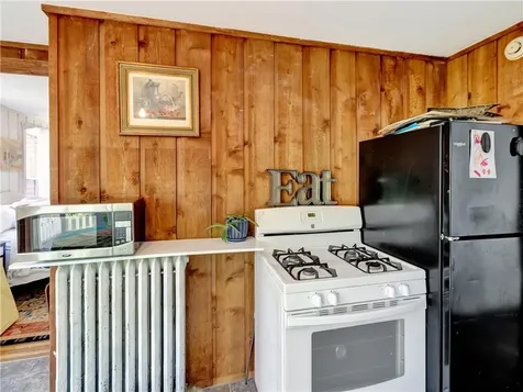 219 Nanaquaket Road Tiverton RI 02878