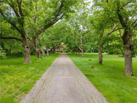 219 Nanaquaket Road Tiverton RI 02878