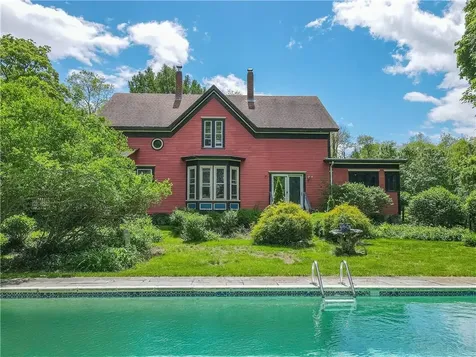 219 Nanaquaket Road Tiverton RI 02878