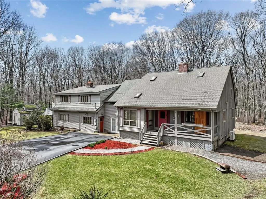 1055 Hartford Pike Scituate RI 02857