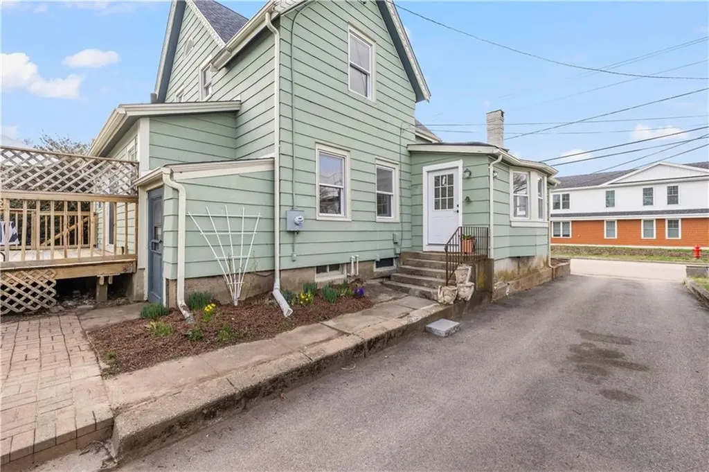 24 Clark Street Westerly RI 02891