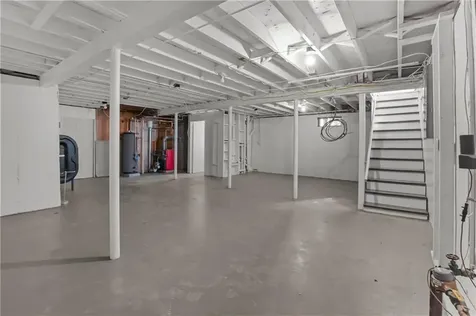 152 Lepes Road Tiverton RI 02878