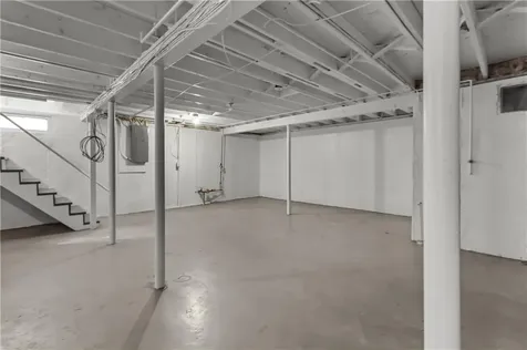 152 Lepes Road Tiverton RI 02878