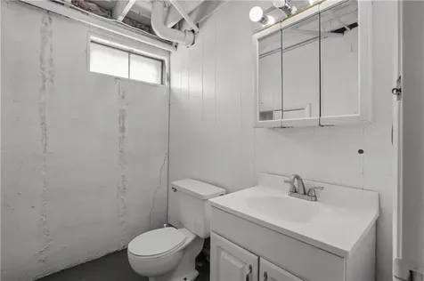 152 Lepes Road Tiverton RI 02878