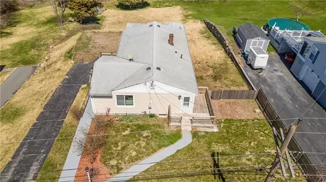 152 Lepes Road Tiverton RI 02878