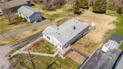 152 Lepes Road Tiverton RI 02878