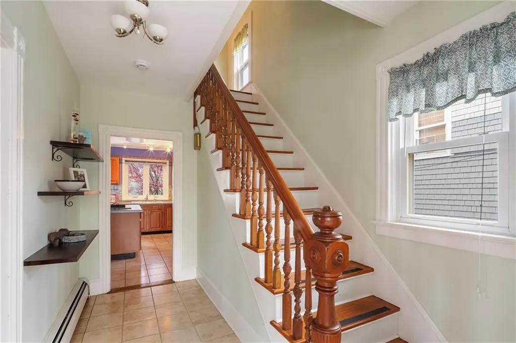 52 Hall Avenue Newport RI 02840