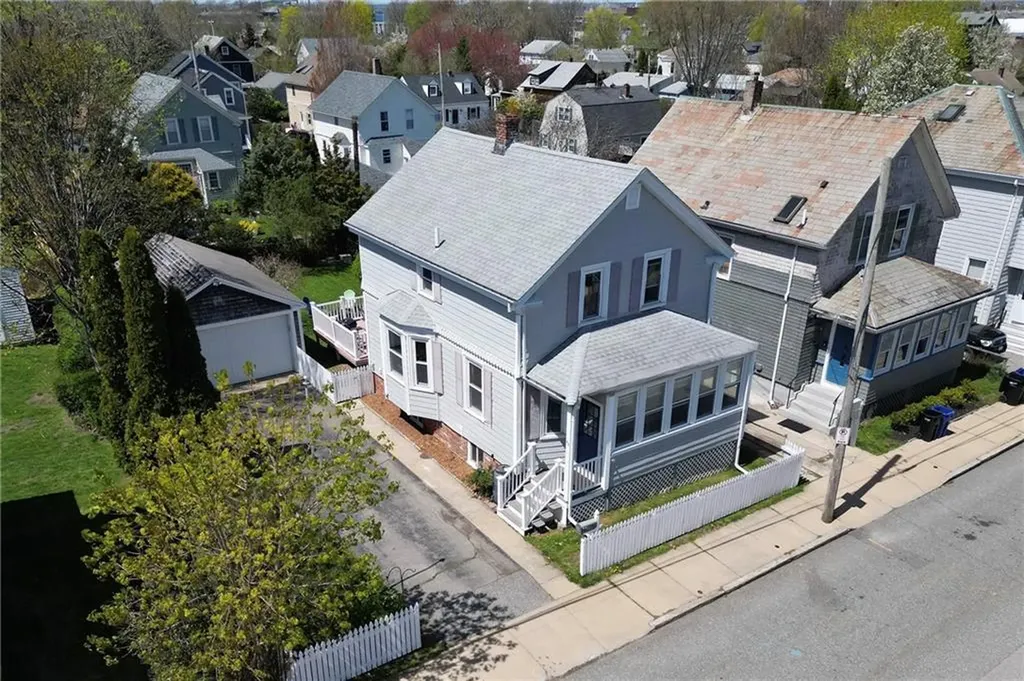 52 Hall Avenue Newport RI 02840