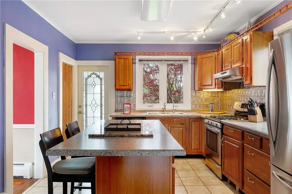 52 Hall Avenue Newport RI 02840
