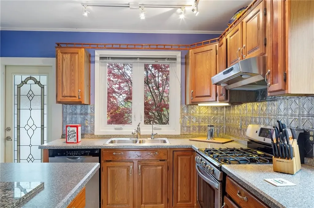 52 Hall Avenue Newport RI 02840