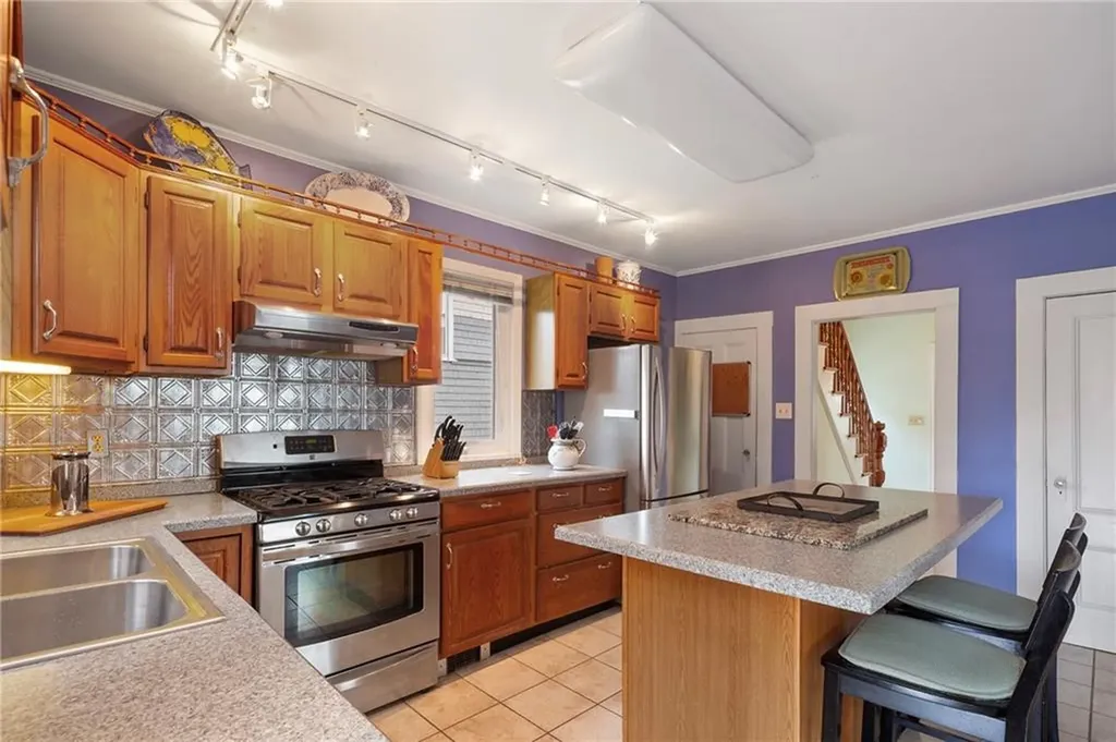 52 Hall Avenue Newport RI 02840