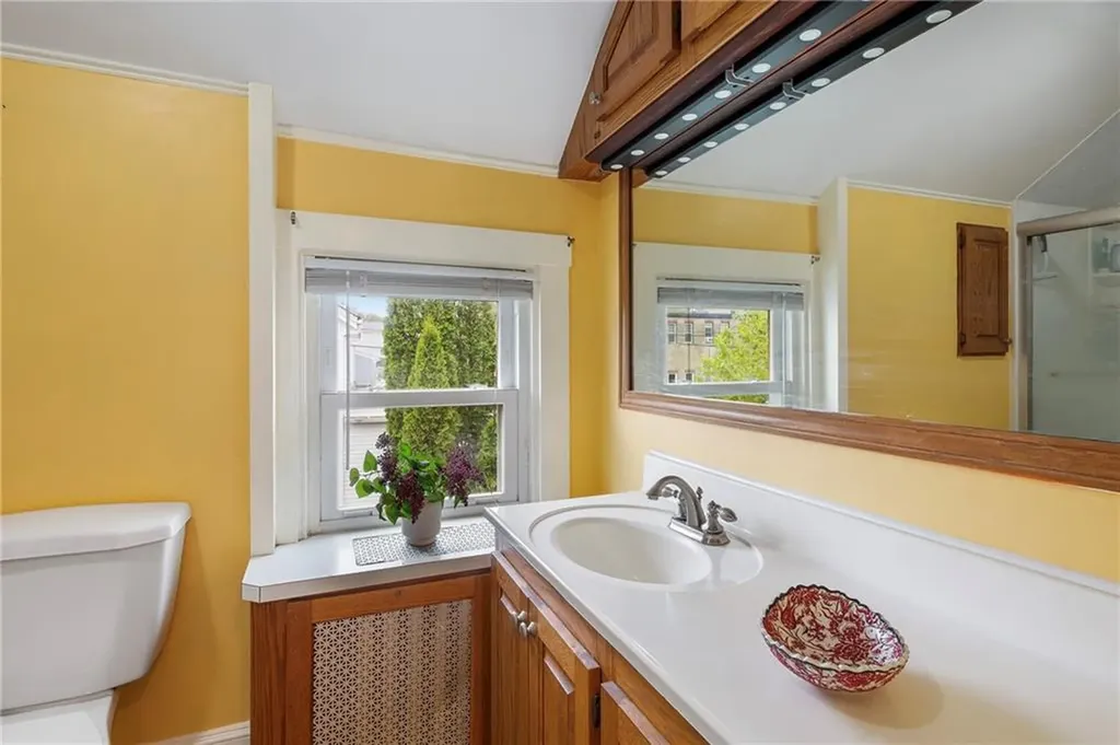 52 Hall Avenue Newport RI 02840