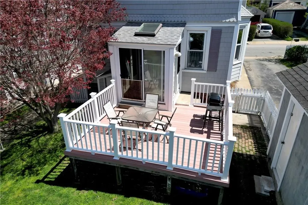 52 Hall Avenue Newport RI 02840