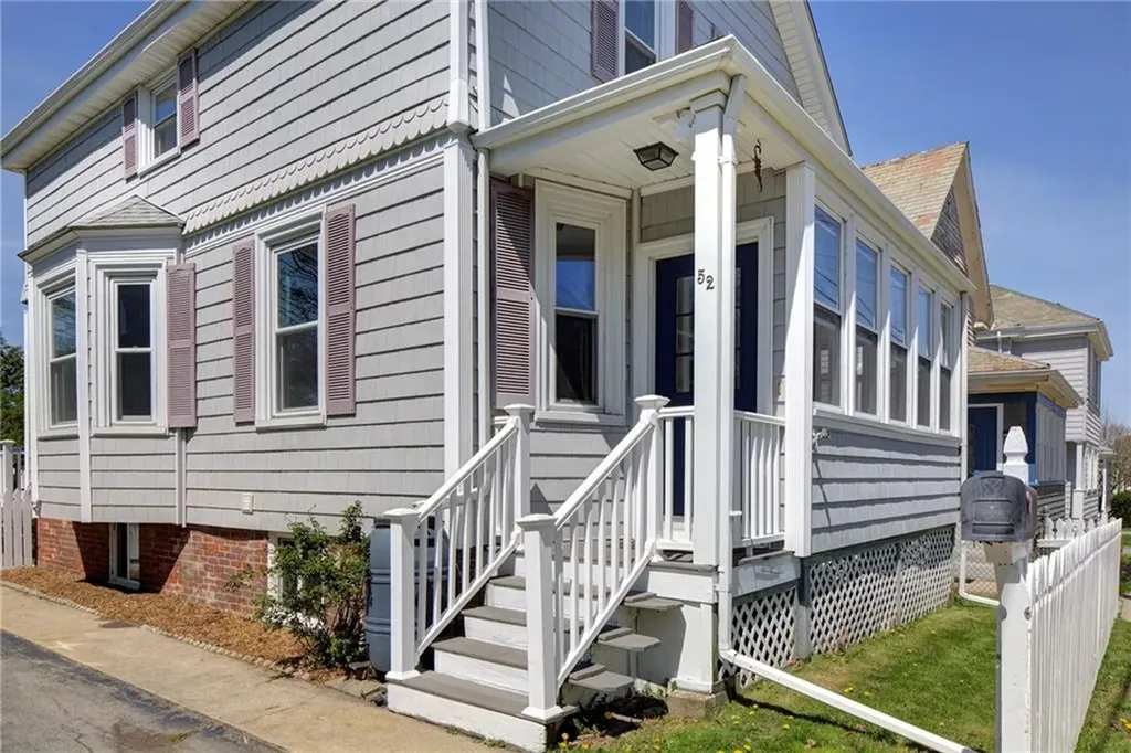 52 Hall Avenue Newport RI 02840