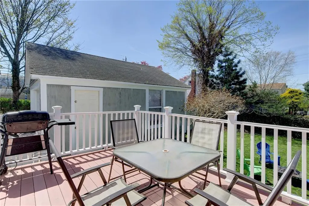 52 Hall Avenue Newport RI 02840