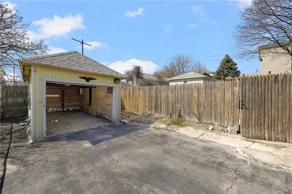 122 124 Cote Avenue Woonsocket RI 02895