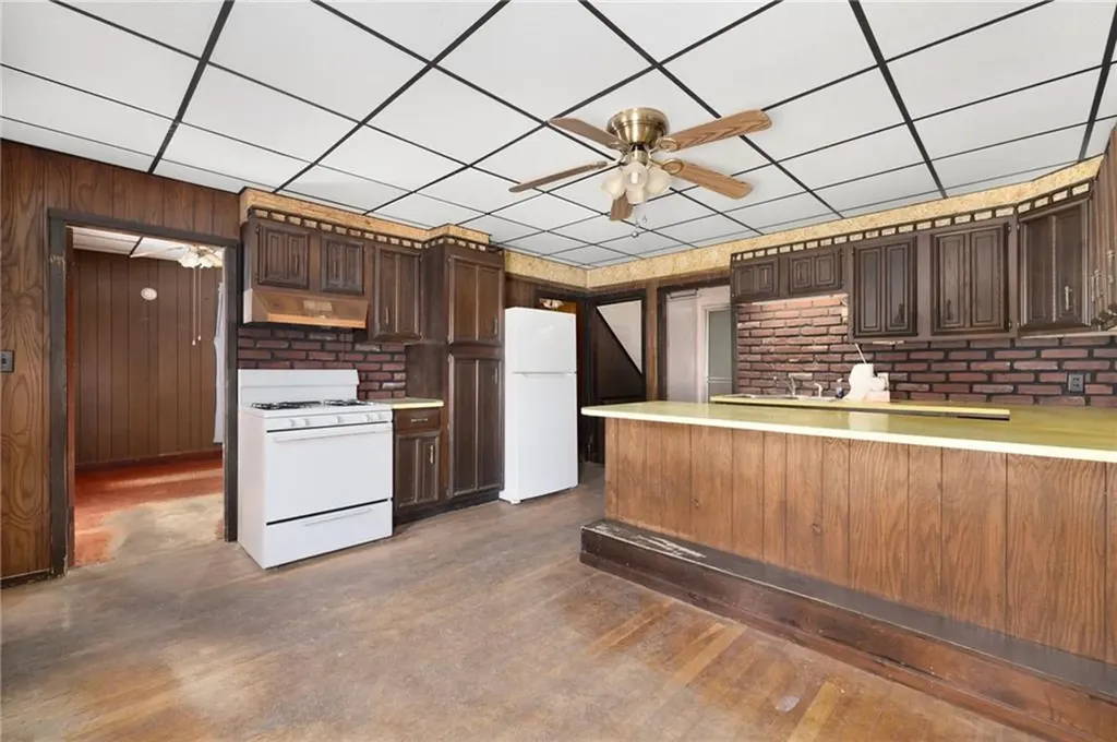 122 124 Cote Avenue Woonsocket RI 02895