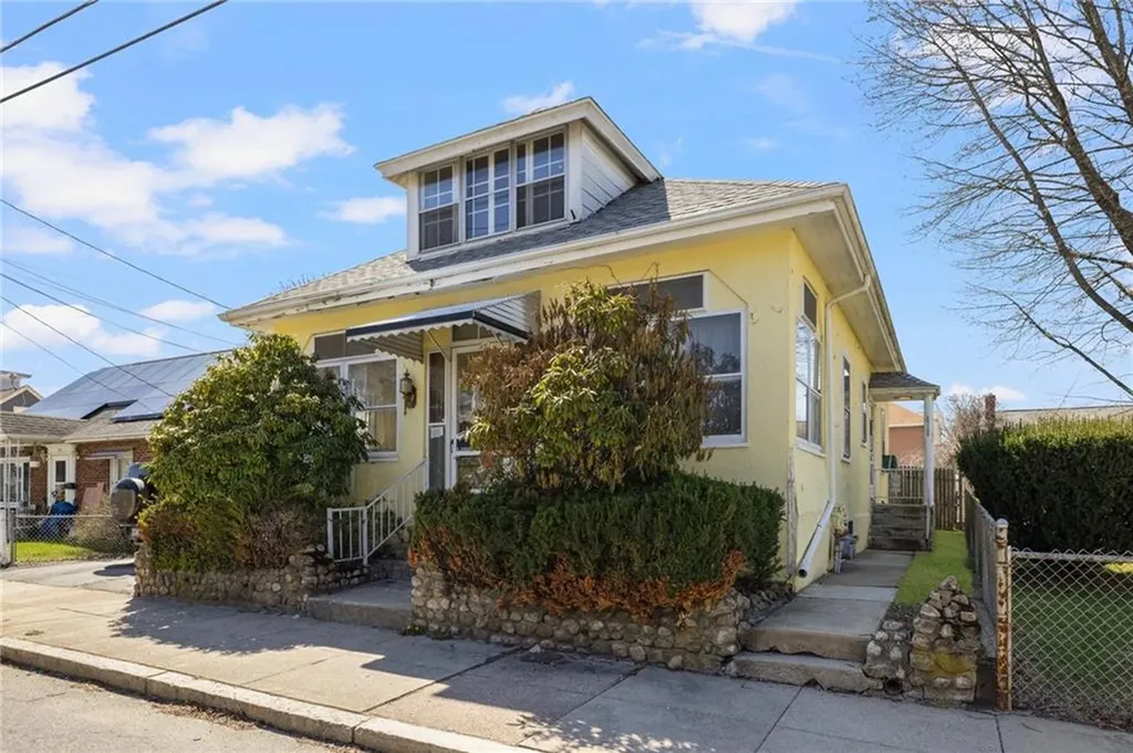 122 124 Cote Avenue Woonsocket RI 02895