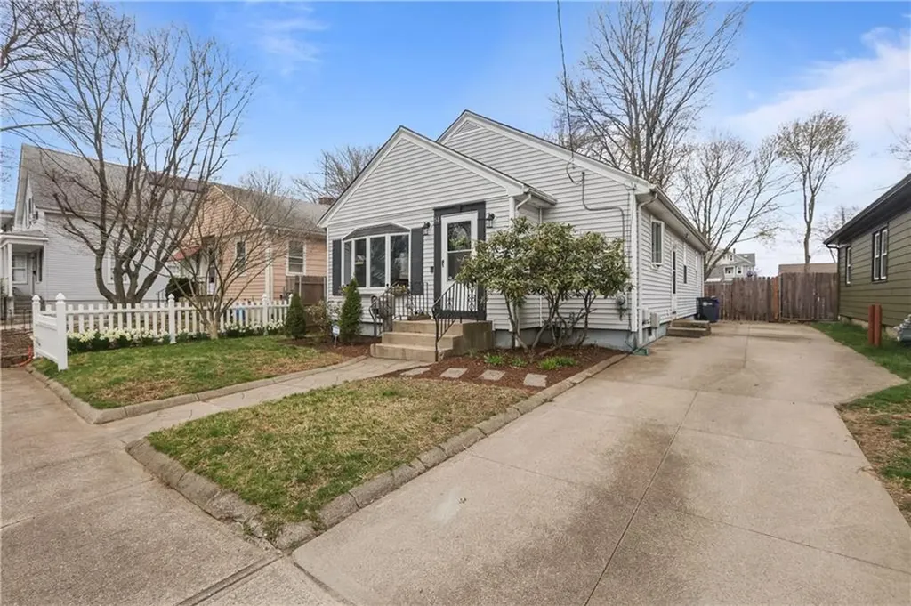 51 Naples Avenue Providence RI 02908