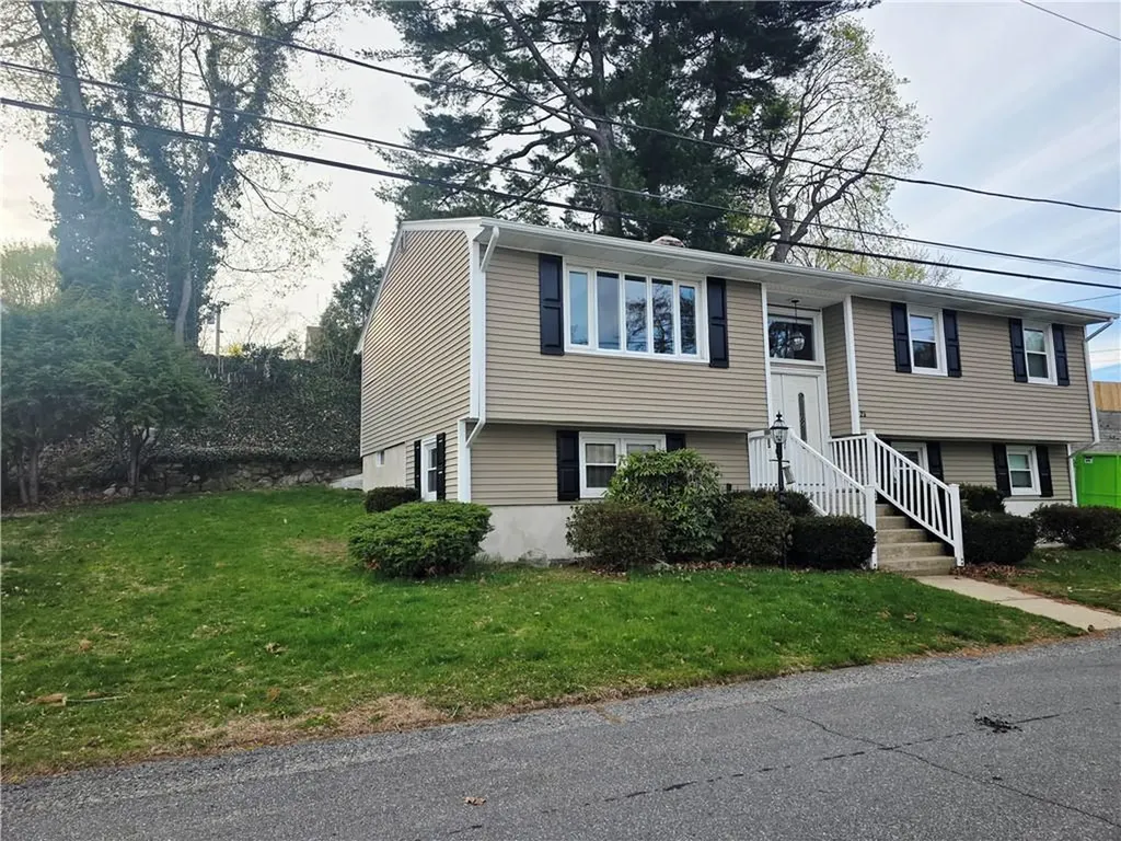25 Sunrise Drive Providence RI 02908