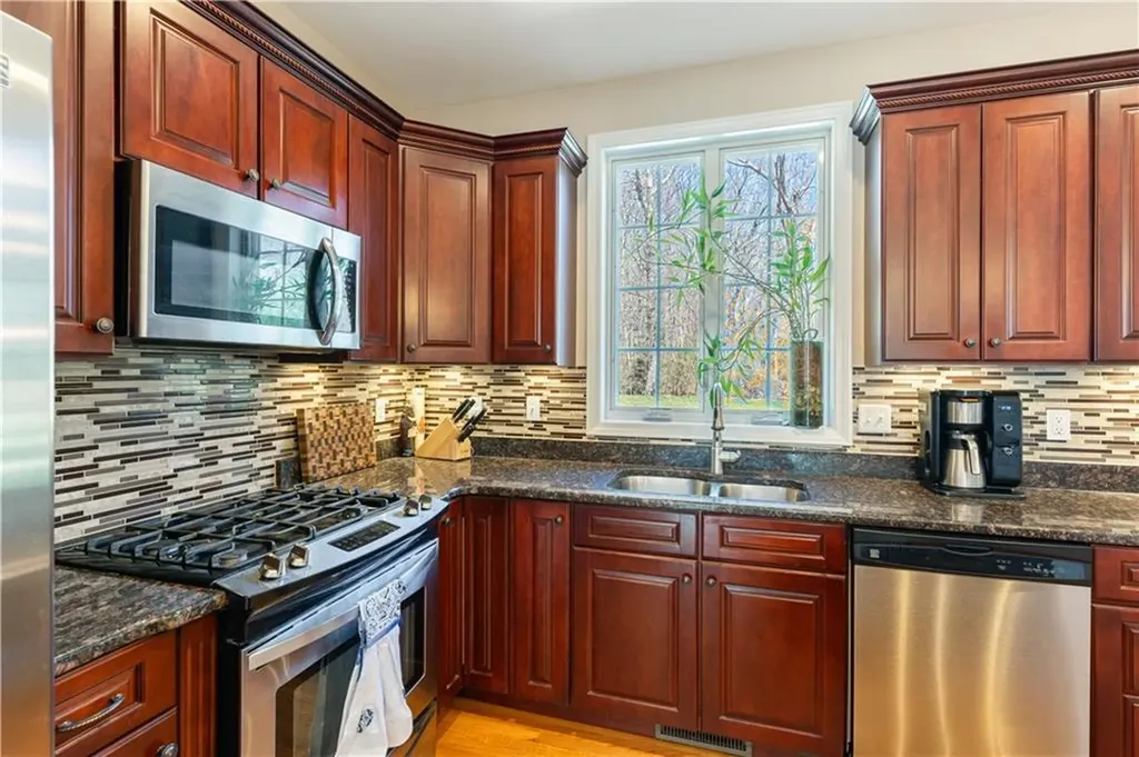 368 Cottrell Road Tiverton RI 02878