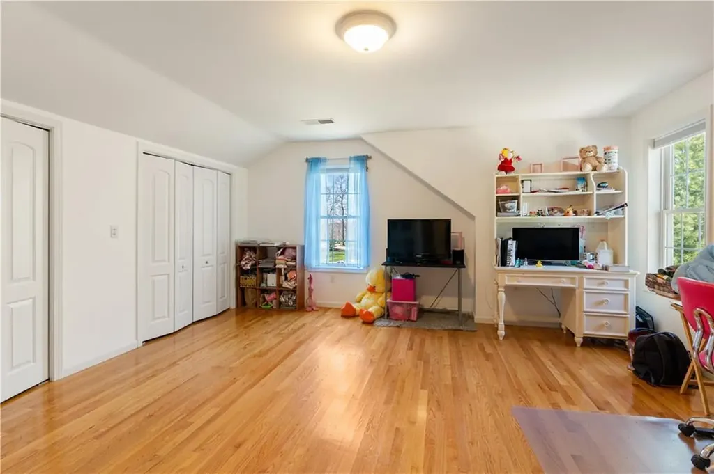 368 Cottrell Road Tiverton RI 02878