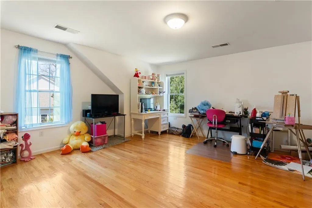 368 Cottrell Road Tiverton RI 02878
