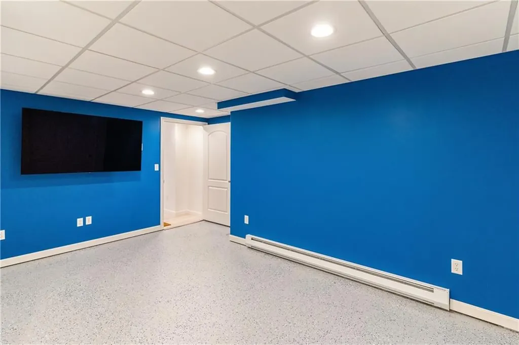 368 Cottrell Road Tiverton RI 02878