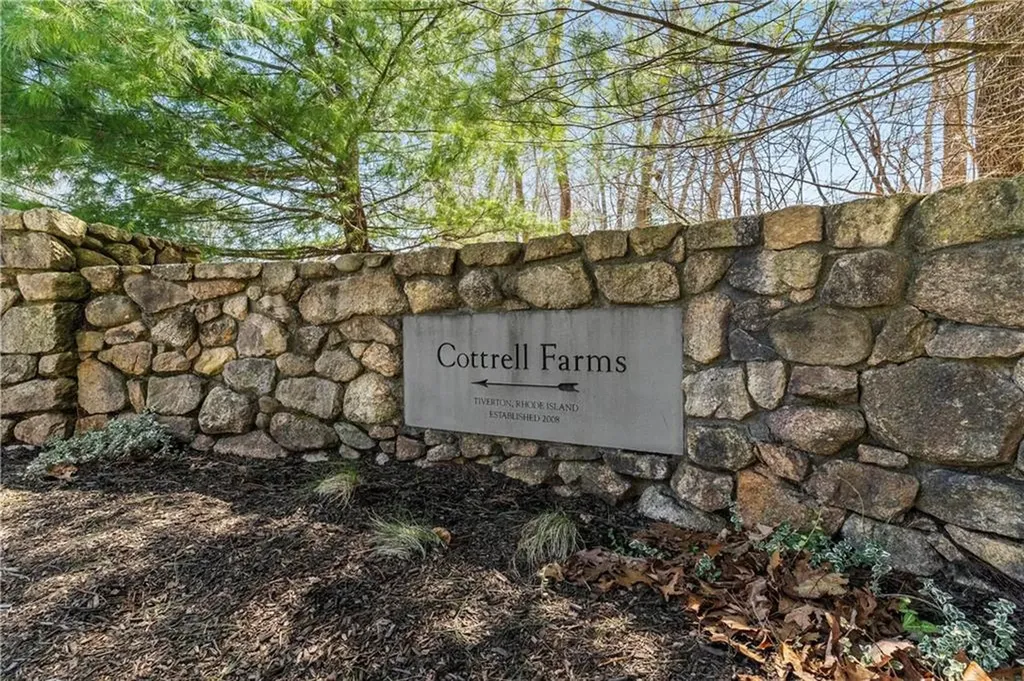 368 Cottrell Road Tiverton RI 02878