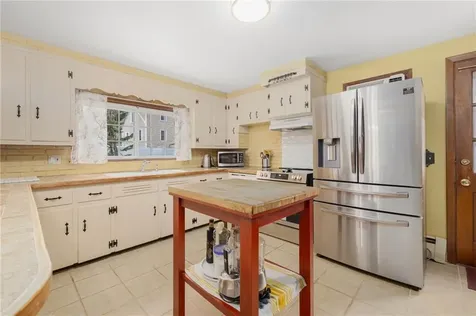 9 Valley Drive Bristol RI 02809