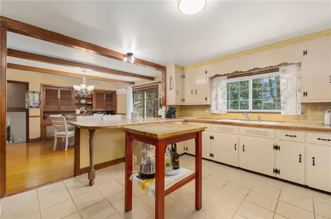 9 Valley Drive Bristol RI 02809