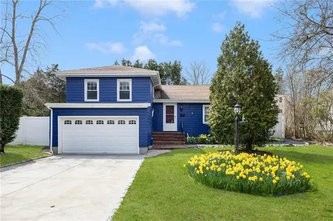 9 Valley Drive Bristol RI 02809