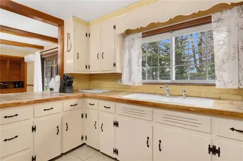 9 Valley Drive Bristol RI 02809