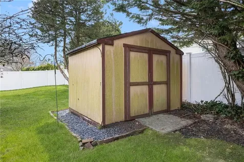 9 Valley Drive Bristol RI 02809