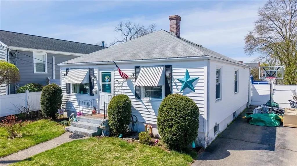 105 Enfield Street Pawtucket RI 02861