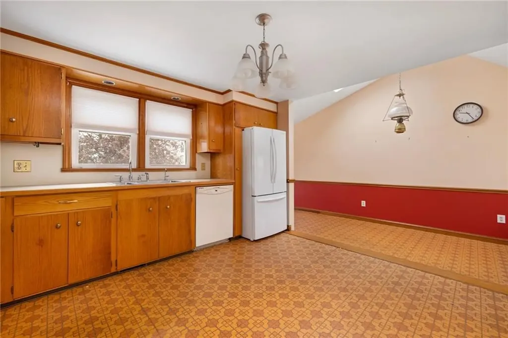 38 Laurelhurst Road Cranston RI 02920