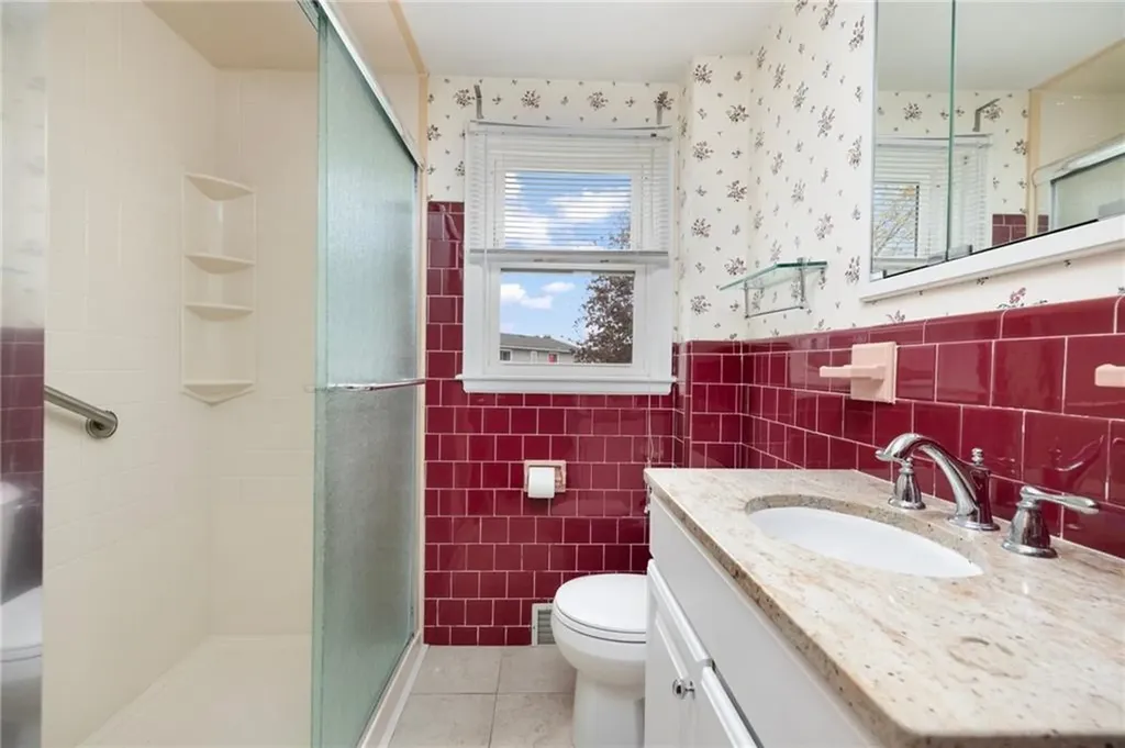 38 Laurelhurst Road Cranston RI 02920