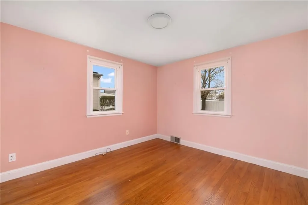 38 Laurelhurst Road Cranston RI 02920