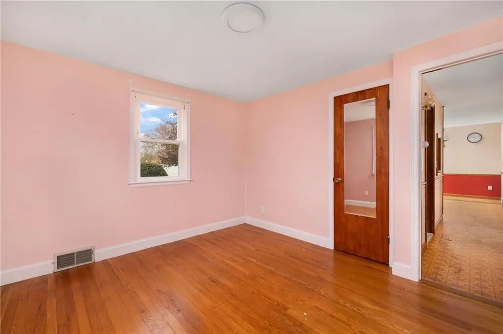 38 Laurelhurst Road Cranston RI 02920