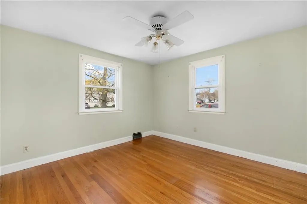 38 Laurelhurst Road Cranston RI 02920