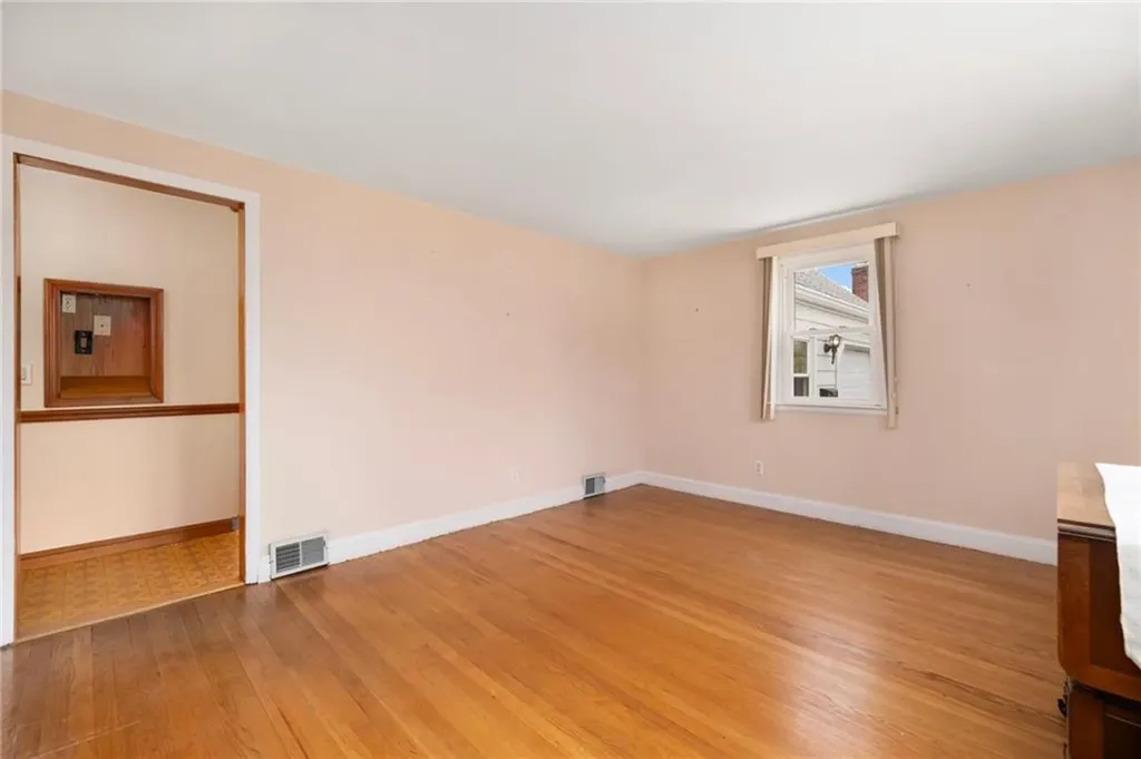 38 Laurelhurst Road Cranston RI 02920