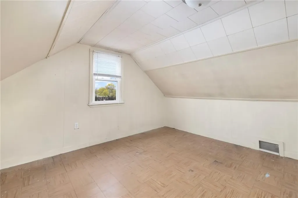 38 Laurelhurst Road Cranston RI 02920