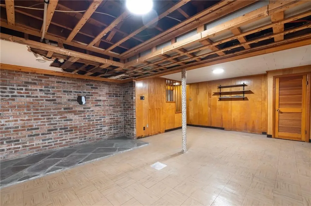 38 Laurelhurst Road Cranston RI 02920