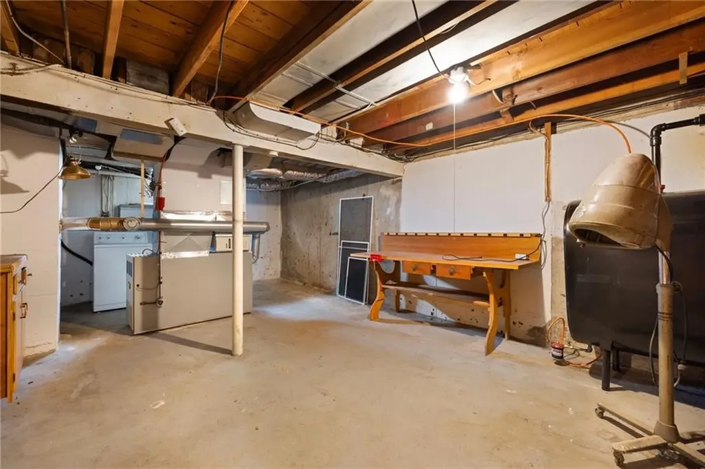 38 Laurelhurst Road Cranston RI 02920