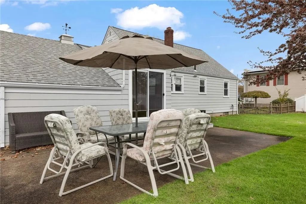 38 Laurelhurst Road Cranston RI 02920