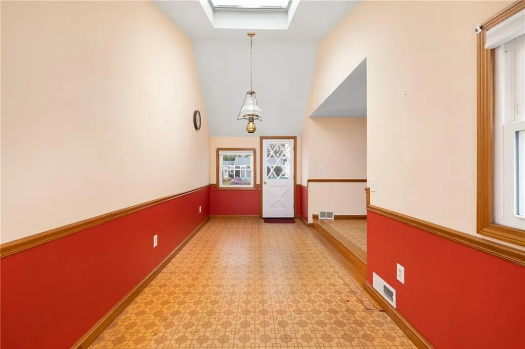 38 Laurelhurst Road Cranston RI 02920