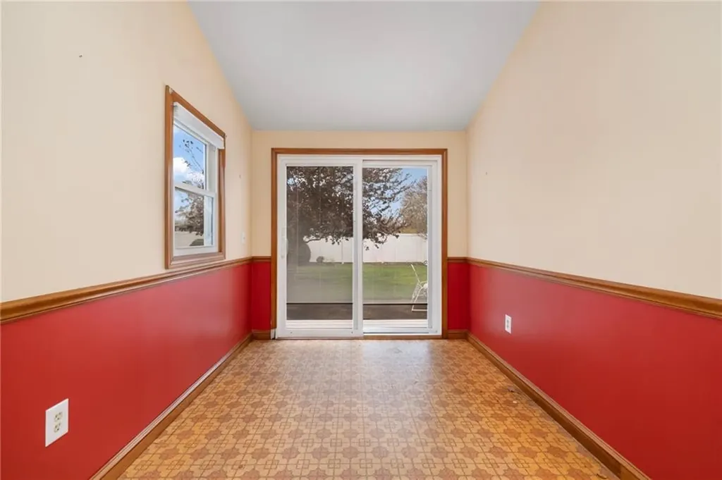 38 Laurelhurst Road Cranston RI 02920