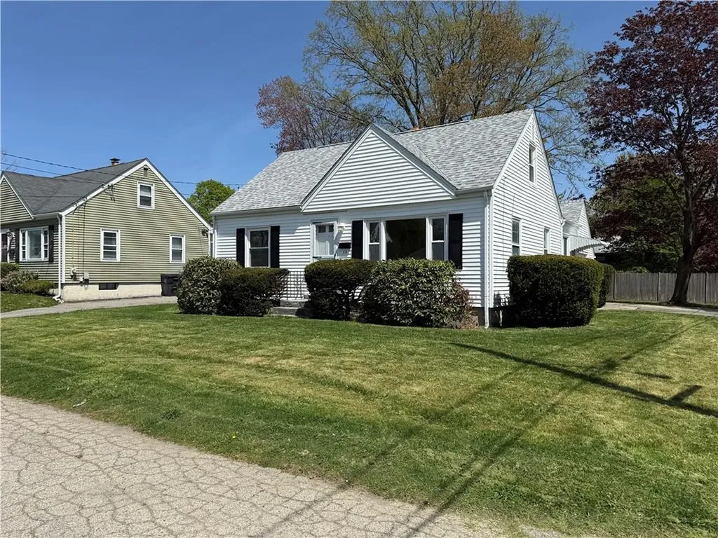 26 Yale Avenue East Providence RI 02915